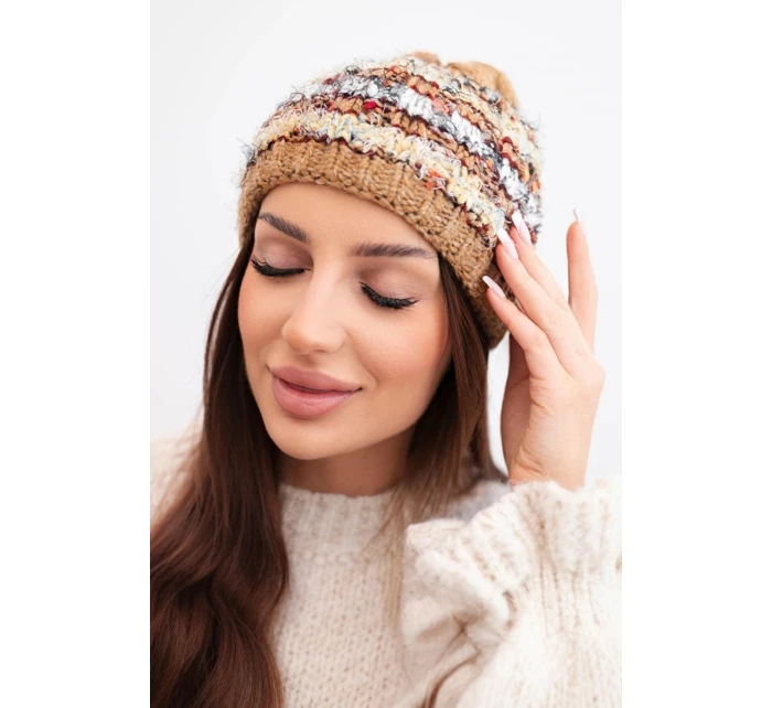 Dámská zimní vlněná čepice s ozdobnými krystalky K399 černá