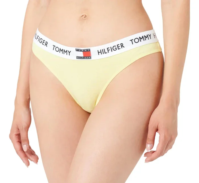 Dámská tanga 85 model 20896343 - Tommy Hilfiger Dámská tanga 85 model 20896343 - Tommy Hilfiger