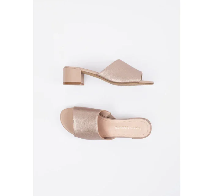 Pěkné hnědé dámské  nazouváky Obcas