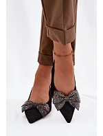 Kožené semišové sandály s mašlí na podpatku model 22100311 černé - D&A