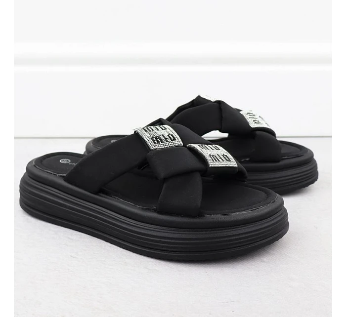 Dámské žabky na platformě se zirkony černé Potocki 16347 Dámské žabky na platformě se zirkony černé Potocki 16347