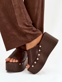 Dámské nazouváky na platformě s čokoládové model 21918831 - Boto
