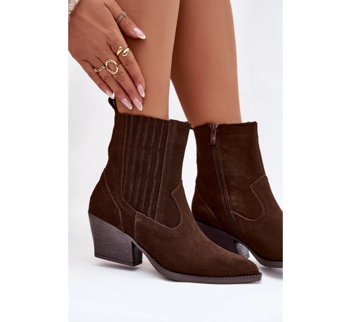 Dámské semišové “kovbojky” na sloupku – čokoládové Dylira Dámské semišové “kovbojky” na sloupku – čokoládové Dylira