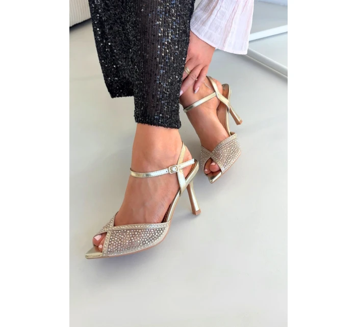 Dámské sandály na jehlovém podpatku s zlatým zdobením Peloria Dámské sandály na jehlovém podpatku s zlatým zdobením Peloria