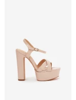 Dámské sandály na vysokém podpatku a platformě lakované béžové model 21688893 - Boto