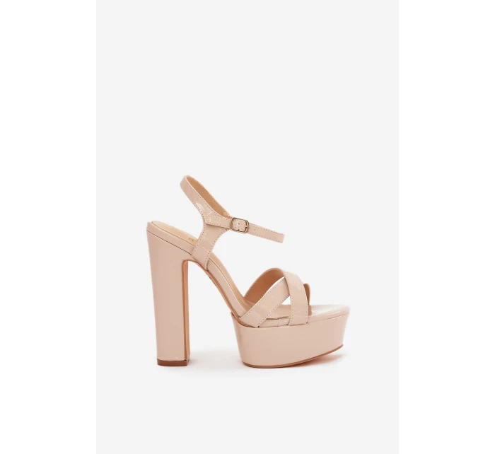 Dámské sandály na vysokém podpatku a platformě lakované béžové model 21688893 - Boto