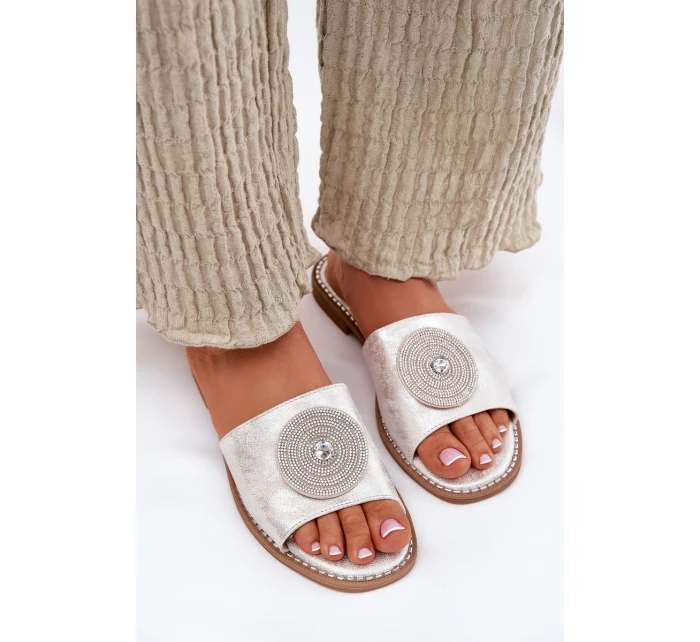 Dámské Pantofle Na Plochém Podpatku S Ozdobou model 21696751 Stříbrné - S.Barski