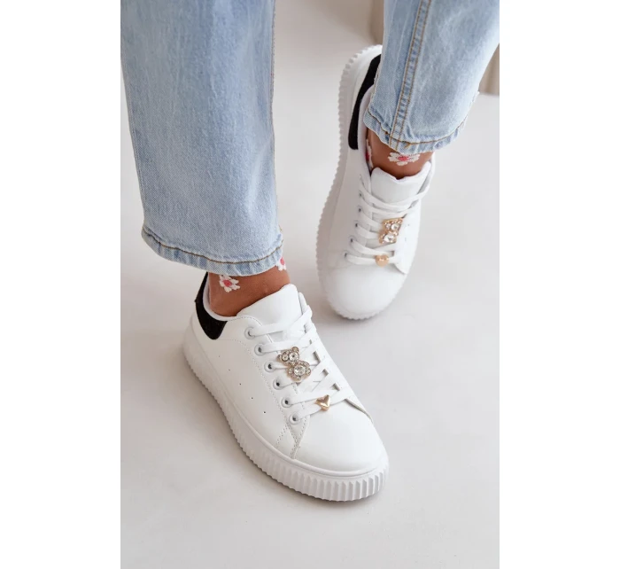 Nízké Tenisky Z Eko Kůže S Odznaky Bílo-Černé Cillione Nízké Tenisky Z Eko Kůže S Odznaky Bílo-Černé Cillione