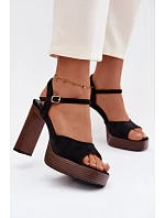 Sandály na podpatku  model 226118 Step in style