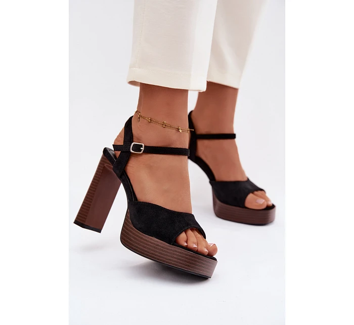 Sandály na podpatku  model 226118 Step in style