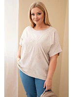 Dámská bavlněná halenka Plus Size s model 22212498 květinami béžová - K-Fashion Dámská bavlněná halenka Plus Size s model 22212498 květinami béžová - K-Fashion