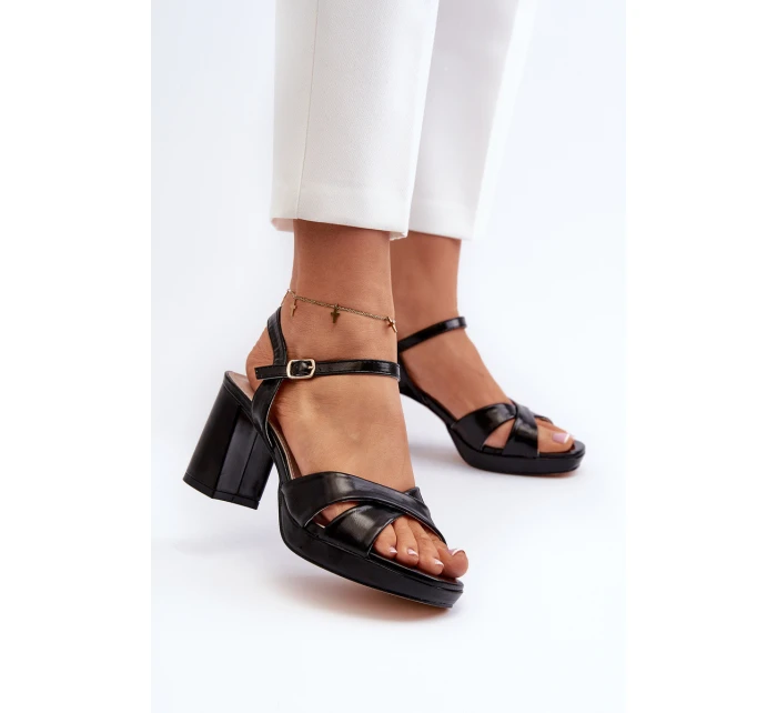 Dámské sandály na podpatku z ekologické kůže černé model 21657968 - EVENTO Dámské sandály na podpatku z ekologické kůže černé model 21657968 - EVENTO
