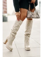 Nazouvací kozačky na podpatku a platformě s nařasením zateplené světle béžové model 21677834 - Boto Nazouvací kozačky na podpatku a platformě s nařasením zateplené světle béžové model 21677834 - Boto