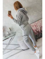 Izolovaná sada s ozdobnou kapsou šedá