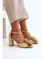 Kožené sandály na podpatku s ozdobou Laura Messi 2758 béžové
