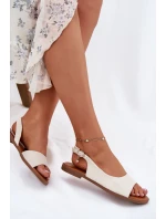 Dámské Sandály Na Plochém Podpatku Béžové model 21698458 - EVENTO Dámské Sandály Na Plochém Podpatku Béžové model 21698458 - EVENTO