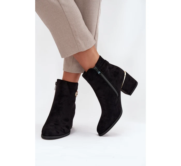 Zateplené dámské kotníkové boty se zlatými detaily na podpatku černé Dorisse