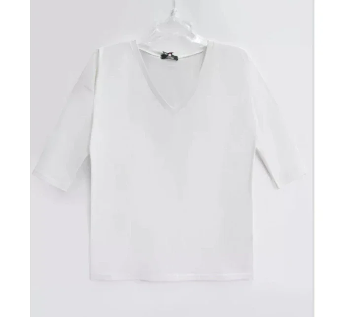 Hladká dámská halenka s výstřihem ve tvaru písmene "V" Hladká dámská halenka s výstřihem ve tvaru písmene "V"