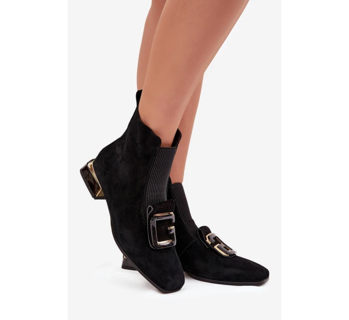 Kožené semišové dámské kotníky na nízkém podpatku s ozdobou D&A MR52-217 Černé
