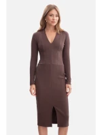 model 21379950 Pletené tužkové šaty hnědé - BeWear