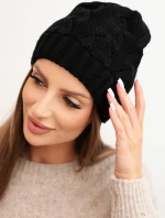 Dámská zimní čepice s vlnou a strukturální pleteninou K432 černá