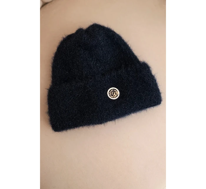 Dámská zimní čepice model 21441774 s ozdobným knoflíkem modrá - K-Fashion Dámská zimní čepice model 21441774 s ozdobným knoflíkem modrá - K-Fashion