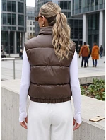 Krátká dámská vesta z ekologické kůže, hnědá, FashionStreet TY5732 Krátká dámská vesta z ekologické kůže, hnědá, FashionStreet TY5732