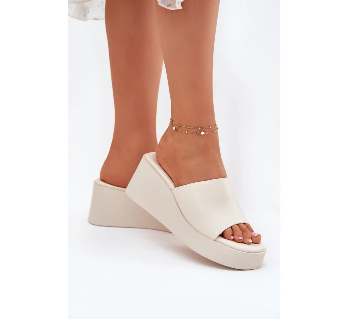 Dámské Pantofle Na Klínu Eko Kůže Světle Béžové Obenae Dámské Pantofle Na Klínu Eko Kůže Světle Béžové Obenae