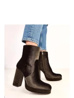 Boty na podpatku model 220583 Solea Boty na podpatku model 220583 Solea