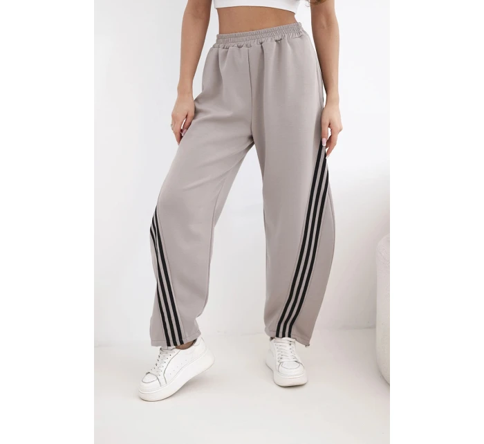 Dámské kalhoty máslové z viskózy s lampasem fango Dámské kalhoty máslové z viskózy s lampasem fango