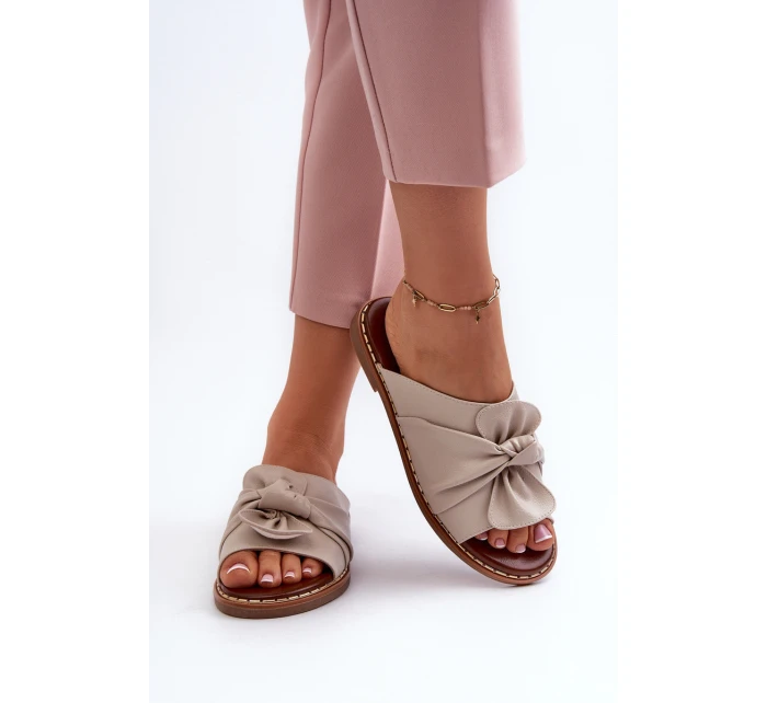 Dámské sandály na ploché podrážce béžové model 21658396 - Boto Dámské sandály na ploché podrážce béžové model 21658396 - Boto