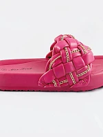 Dámské pantofle ve fuchsijové barvě se zapleteným páskem a řetízkem (AE120)