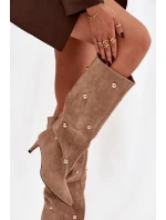 Nazouvací dámské kozačky na podpatku se zlatými ozdobami béžové model 21757806 - Boto