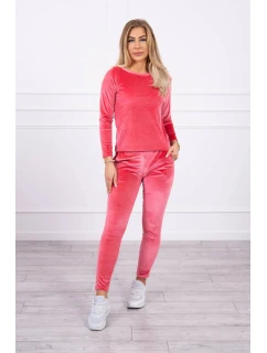 Velurová souprava s řasením na zadní straně malinová