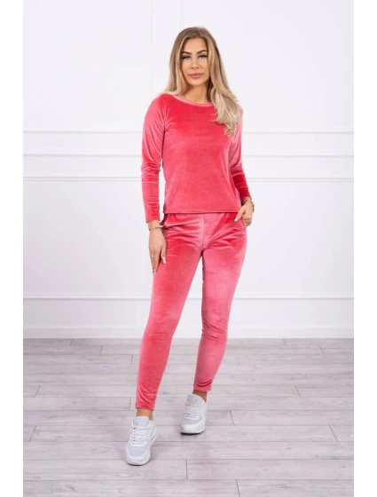 Velurová souprava s řasením na zadní straně malinová Velurová souprava s řasením na zadní straně malinová