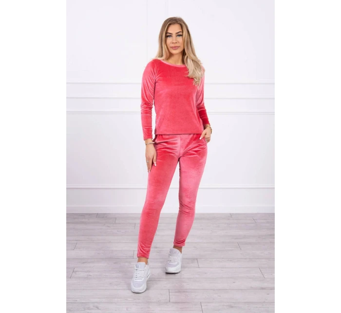 Velurová souprava s řasením na zadní straně malinová Velurová souprava s řasením na zadní straně malinová