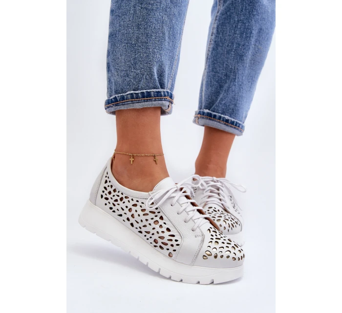 Dámská kožená polobotka s ažurovým vzorem model 21646208 Světle šedá - Zazoo