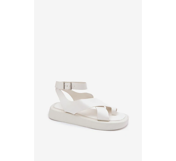 Sandály z eko kůže na platformě Bílé model 22102991 - Boto Sandály z eko kůže na platformě Bílé model 22102991 - Boto