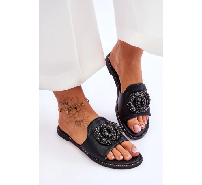 Dámské ploché pantofle s ozdobami model 21619155 Černá - S.Barski