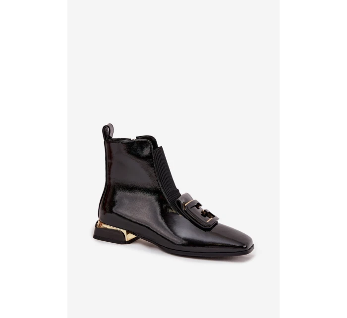 Kožené lakované dámské kotníkové boty na nízkém podpatku s ozdobou model 21715514 Černé - D&A