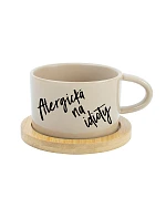 ALERGICKÁ NA IDIOTY - krémový hrníček makronka 200 ml ALERGICKÁ NA IDIOTY - krémový hrníček makronka 200 ml