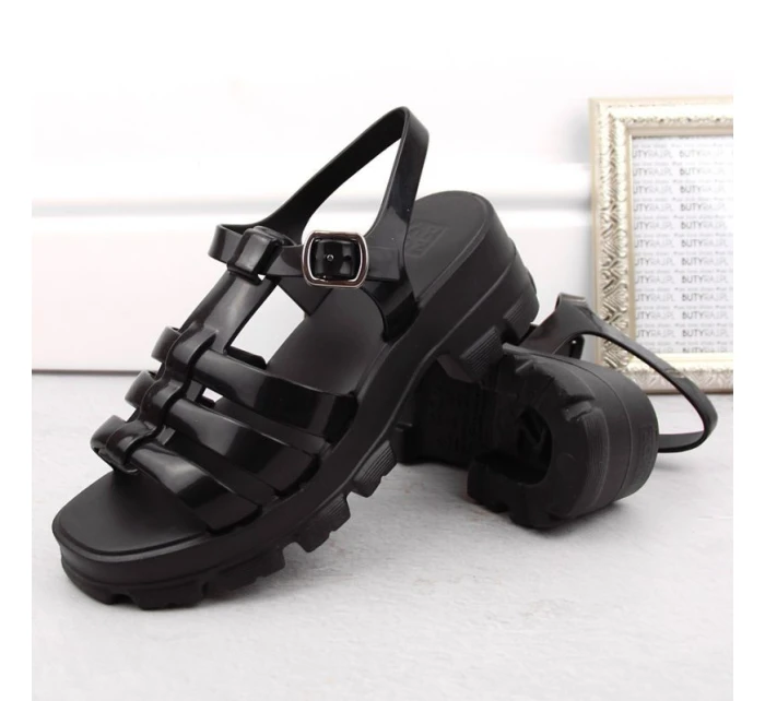 Gumové sandály s W model 20183821 - Zaxy