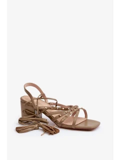 Vázané sandály na nízkém podpatku zdobené cvočky, zelená Chrisele