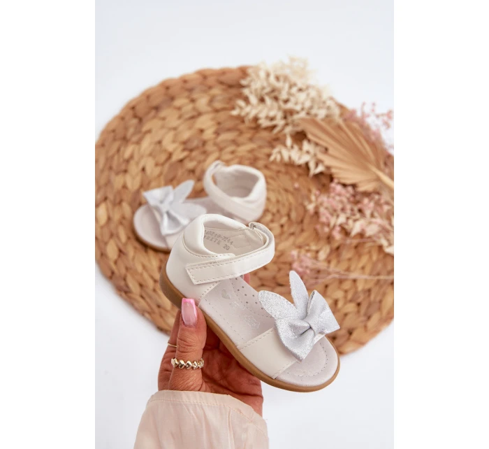 Dětské S Mašlí Se Na Suchý Zip Bílé model 21654172 - EVENTO