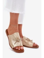 Dámské sandály na plochém podpatku se vázáním zlaté model 21701696 - EVENTO
