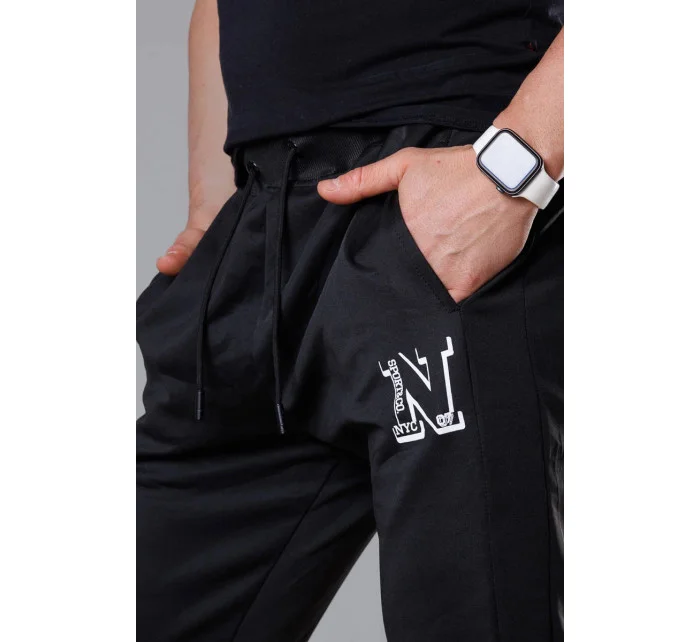 Černé pánské teplákové kalhoty s potiskem (8K178-3)