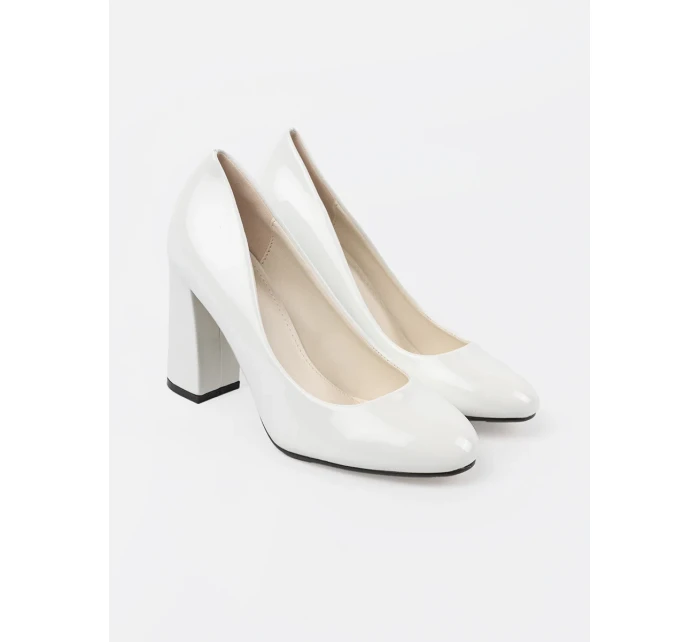 Jedinečné  lodičky dámské bílé na širokém podpatku