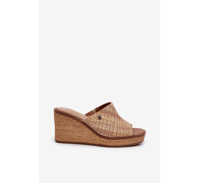 Dámské pantofle na podpatku model 21659185 Beige - SERGIO LEONE