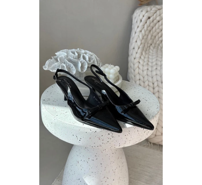 Lakované lodičky na s mašlí Černé model 21709656 - Boto