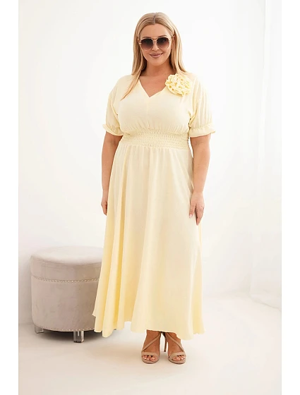 Dámské šaty Plus Size s výstřihem do V a nařaseným pasem žlutá